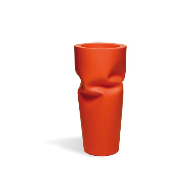 SAVING SPACE VASE