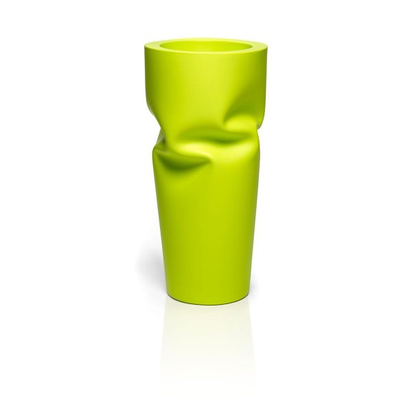 SAVING SPACE VASE