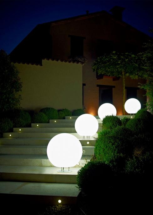 SFERA CON PIEDISTALLO LIGHT