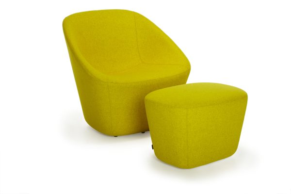 UPHOLSTERED ARMCHAIR LOG 366