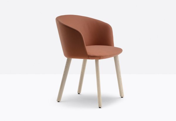 Upholstered armchair NYM 2837