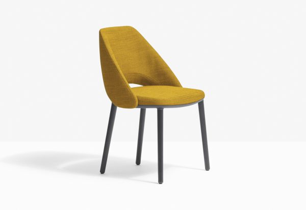 Upholstered chair VIC 655