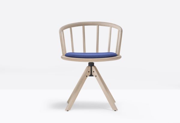 Upholstered armchair NYM 2846