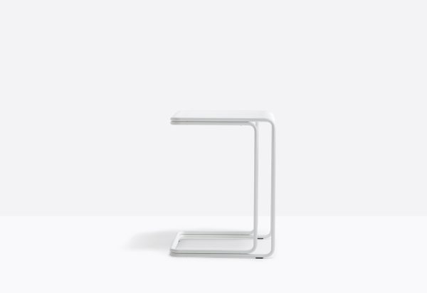 SIDE TABLE 5900 table