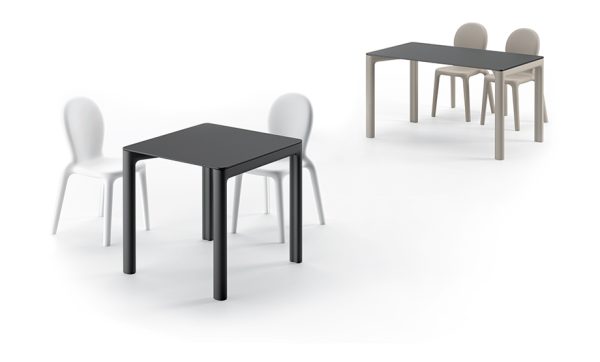 Chloé plastic chair