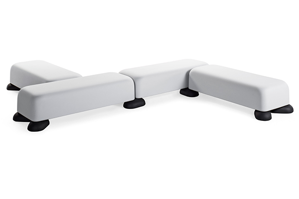 Foot to the MOMO bench
