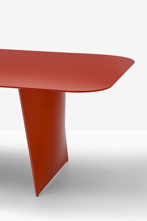 DESIGN TABLE FRANK