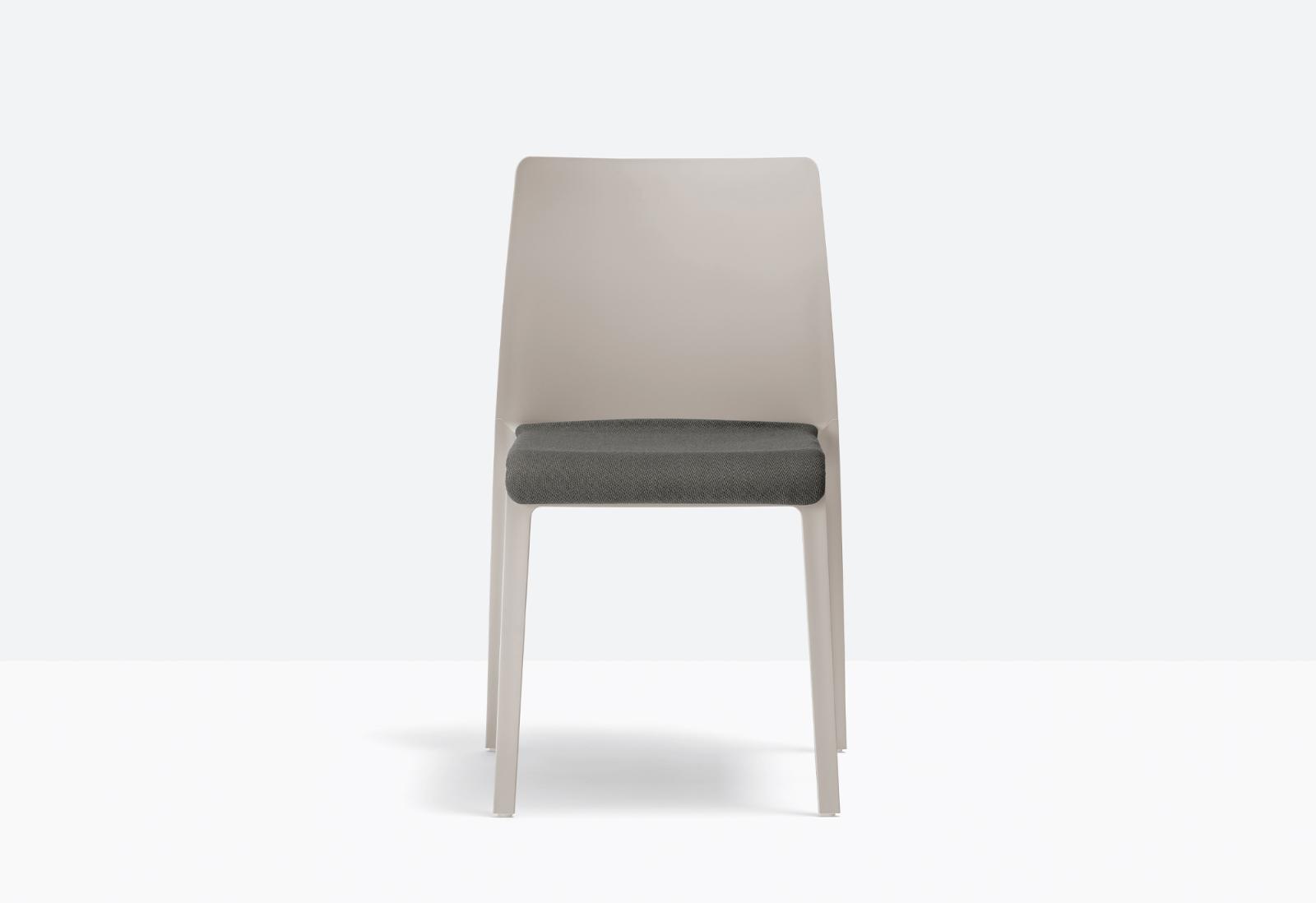 Plastová židle s čalouněným sedákem VOLT HB 673/2