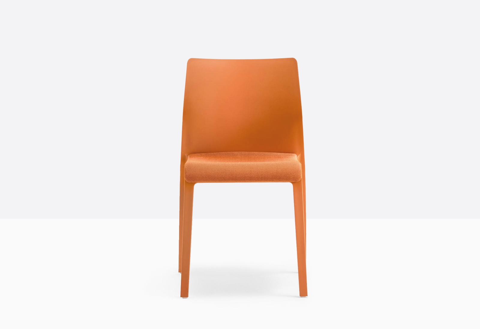 Plastová židle s čalouněným sedákem VOLT HB 673/2