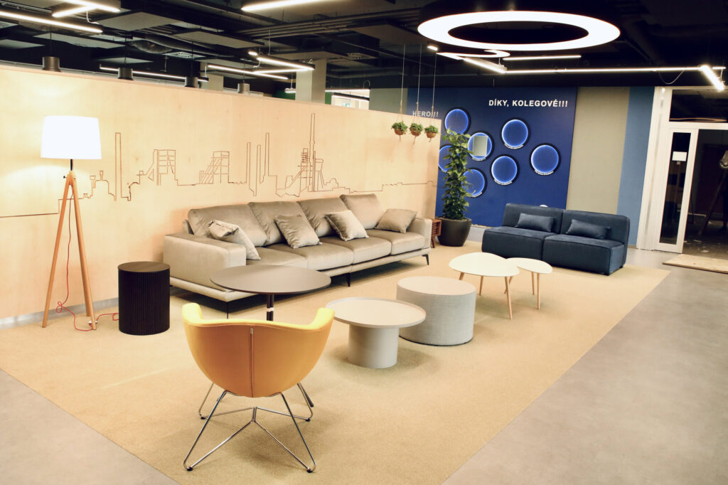 Office Desks with an Acoustic System 2023 1