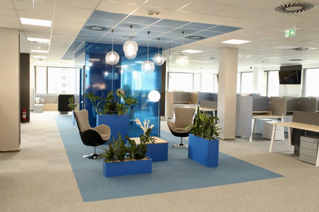 Office Desks with an Acoustic System 2023 1